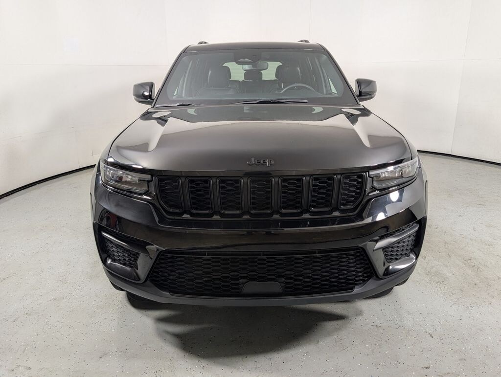 Used 2023 Jeep Grand Cherokee Altitude SUV
