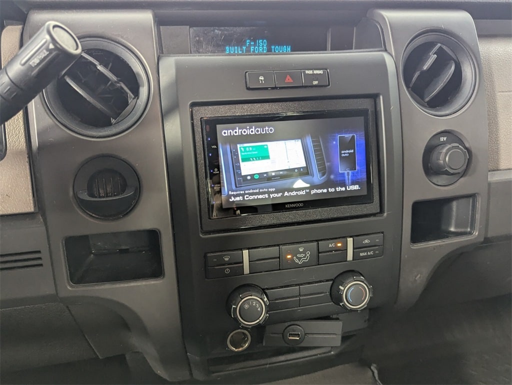 2010 Ford F-150 STX photo 18