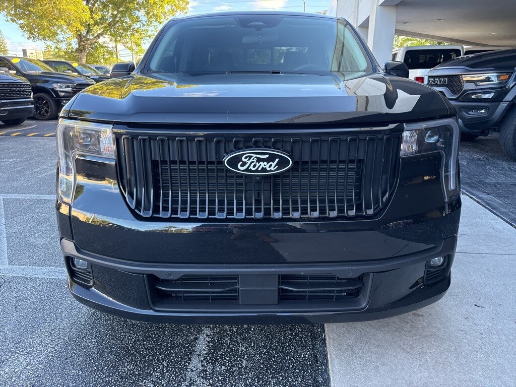 2025 Ford Maverick photo 2