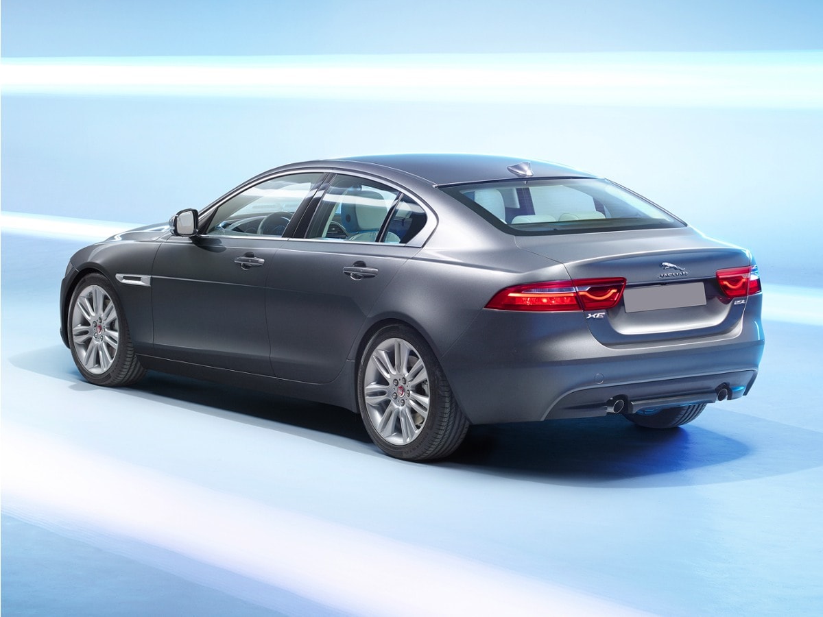 2017 Jaguar XE 25t's photo