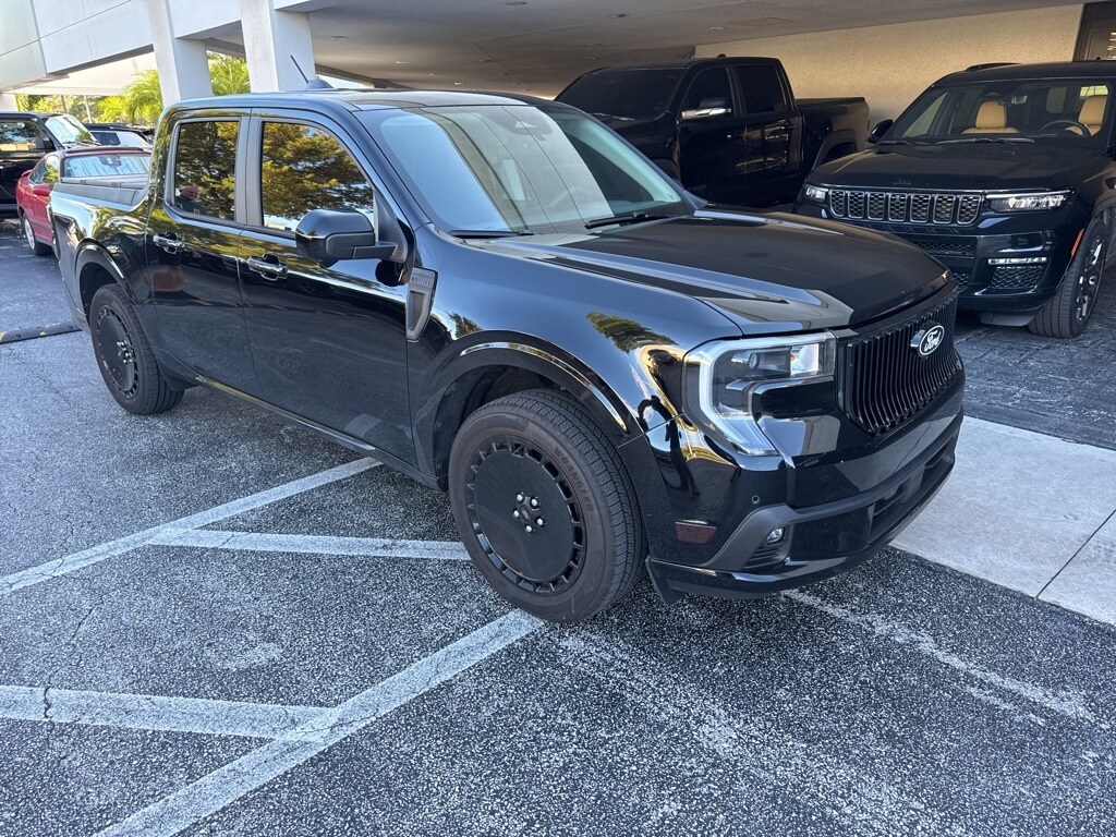 2025 Ford Maverick photo 3