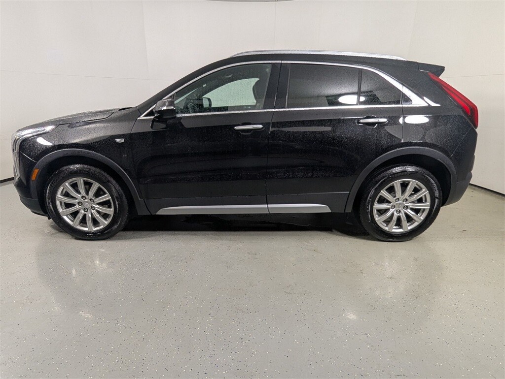 2021 Cadillac XT4 Premium Luxury photo 2