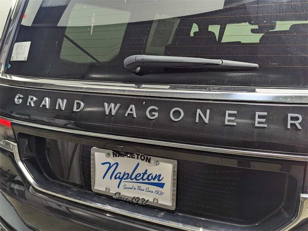 2024 Jeep Grand Wagoneer photo 2