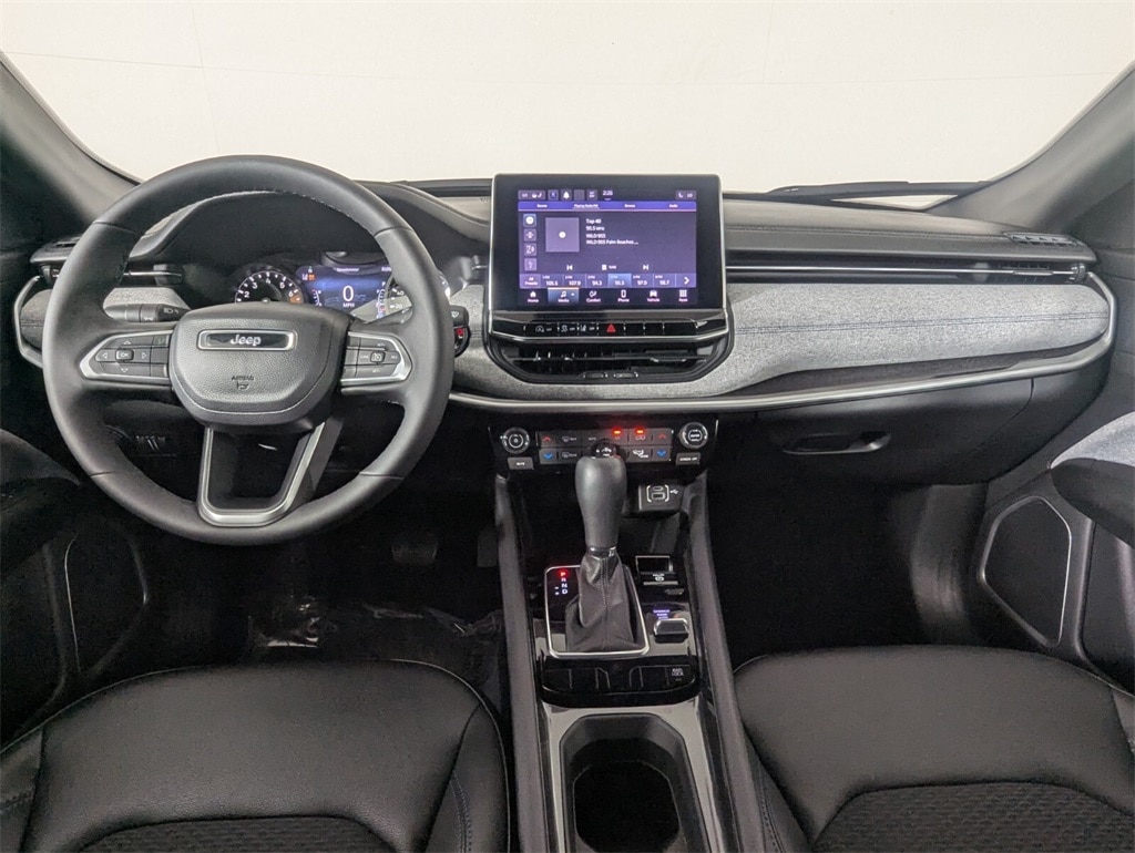 2023 Jeep Compass Latitude photo 12