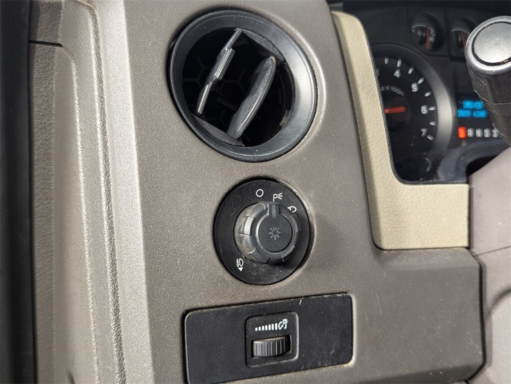2010 Ford F-150 STX photo 13