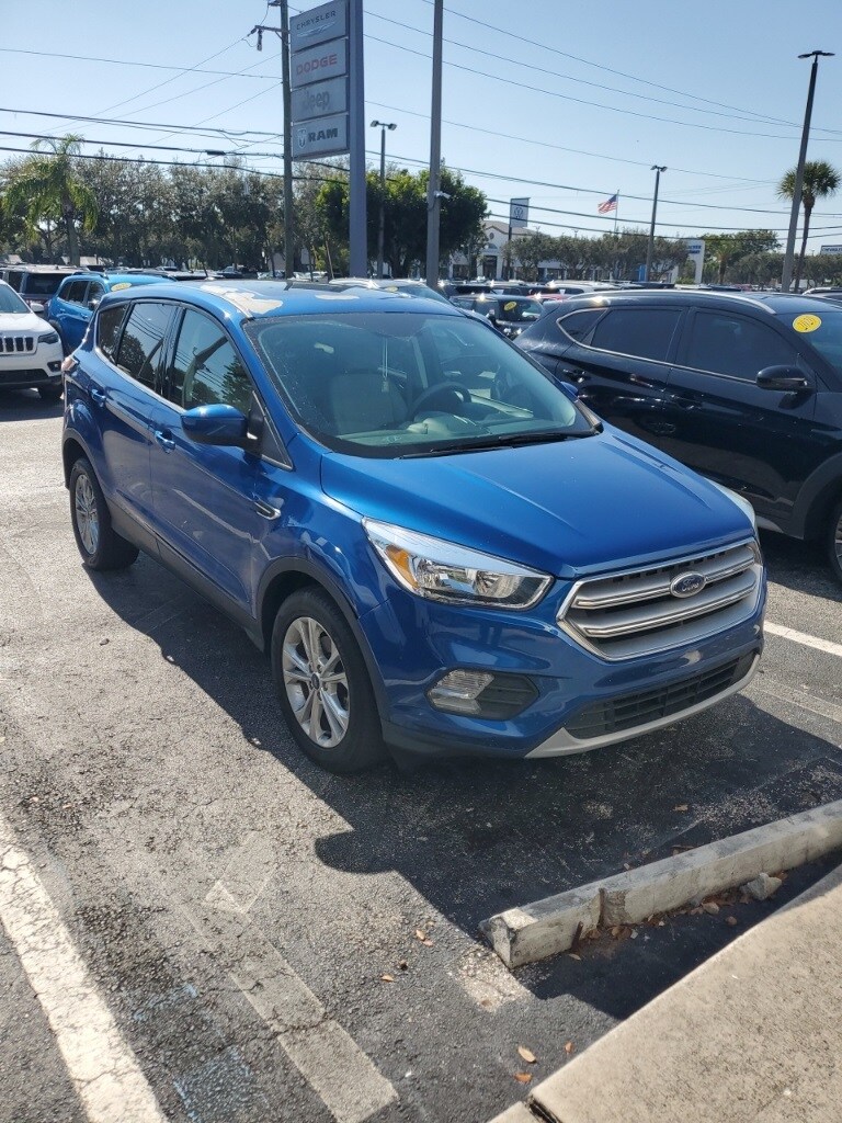 2017 Ford Escape SE photo 3