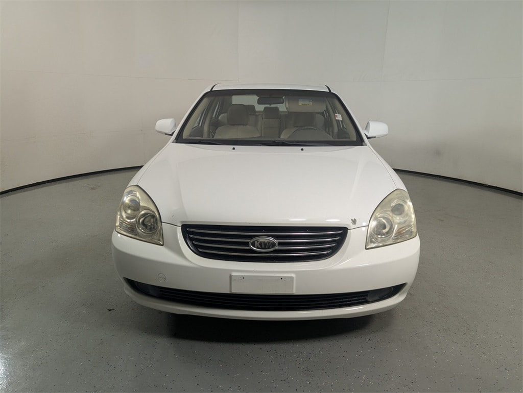 Used 2008 Kia Optima LX with VIN KNAGE123585258216 for sale in Lake Park, FL
