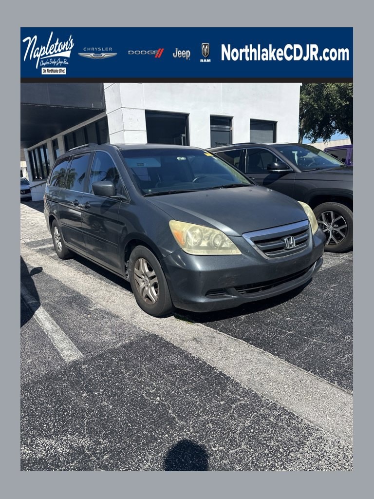 Used 2005 Honda Odyssey EX with VIN 5FNRL38725B084588 for sale in Lake Park, FL