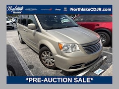2016 Chrysler Town & Country Touring Minivan/Van