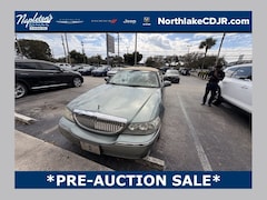 2006 Lincoln Town Car Signature Sedan