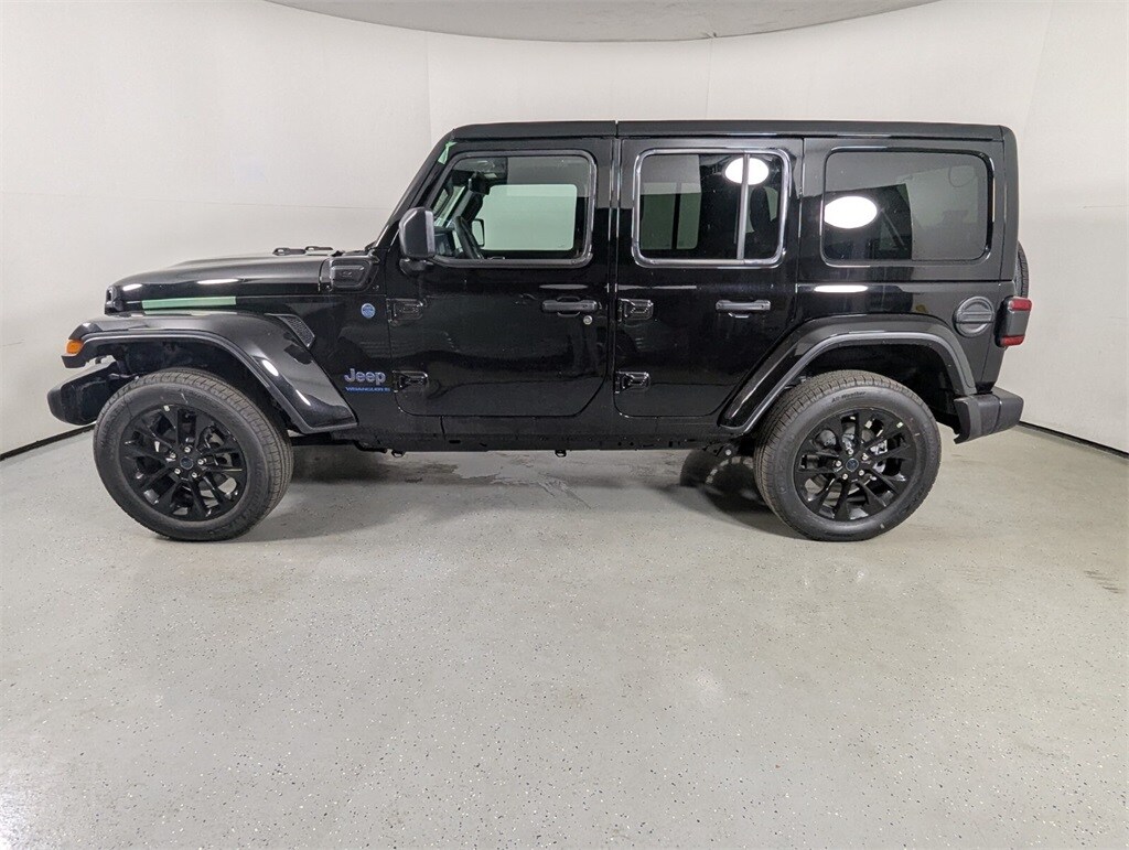 2025 Jeep Wrangler 4xe Sahara photo 4
