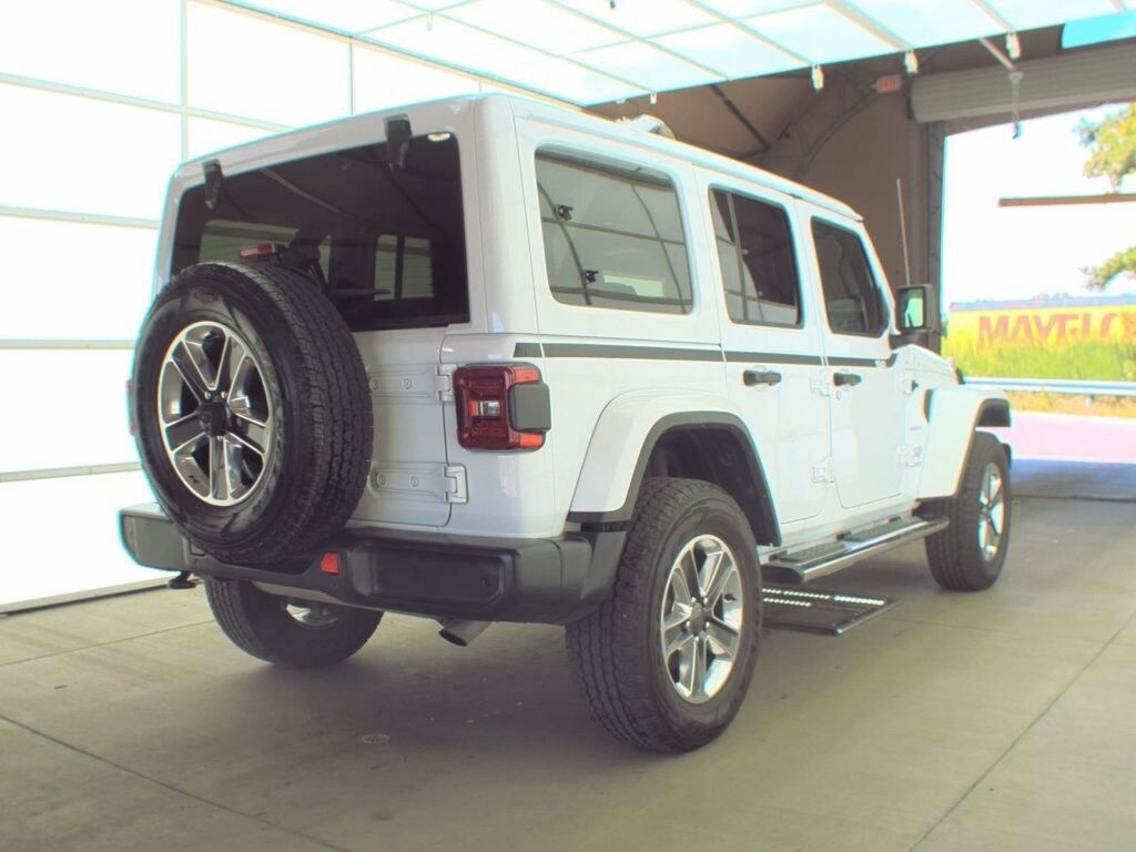 2022 Jeep Wrangler Unlimited Sahara photo 4