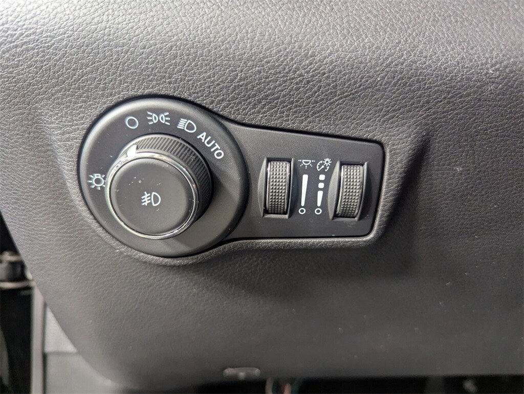 2023 Jeep Compass Latitude photo 10