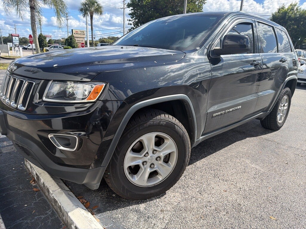 2015 Jeep Grand Cherokee Laredo photo 2