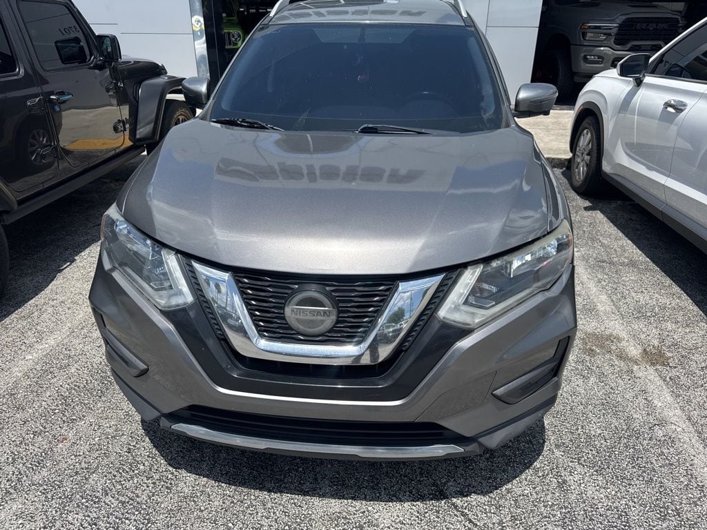 Used 2018 Nissan Rogue SV with VIN JN8AT2MV8JW348421 for sale in Lake Park, FL