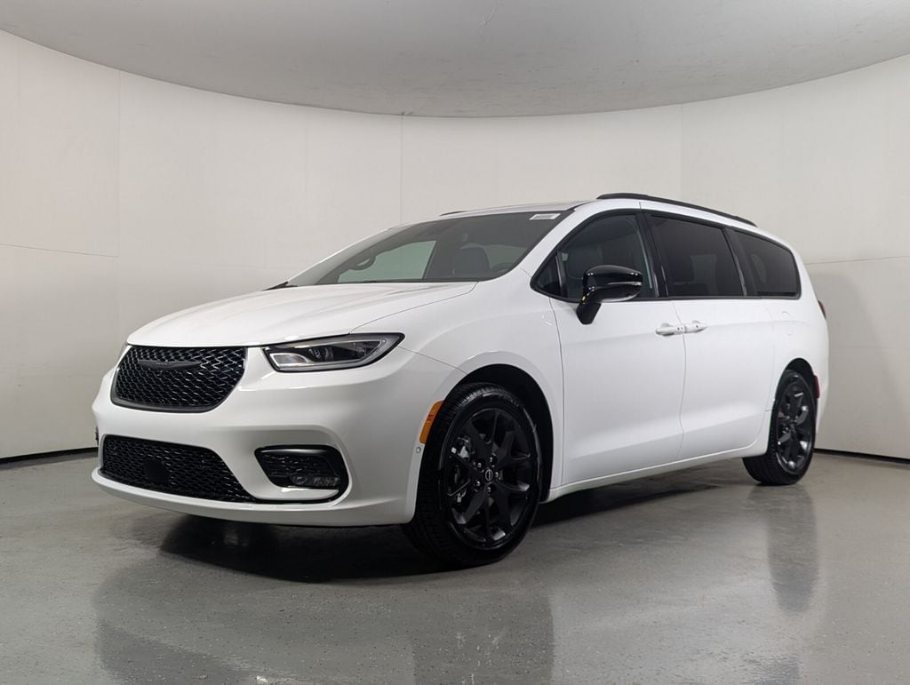 New 2026 Chrysler Pacifica SELECT Passenger Van