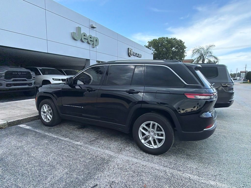 Used 2023 Jeep Grand Cherokee Laredo SUV