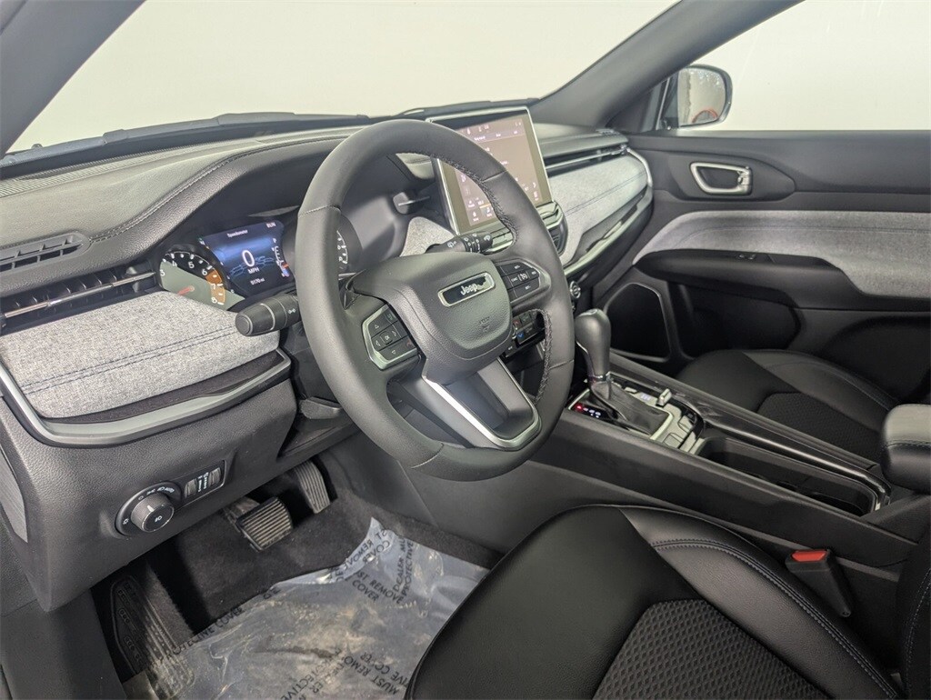 2023 Jeep Compass Latitude photo 8