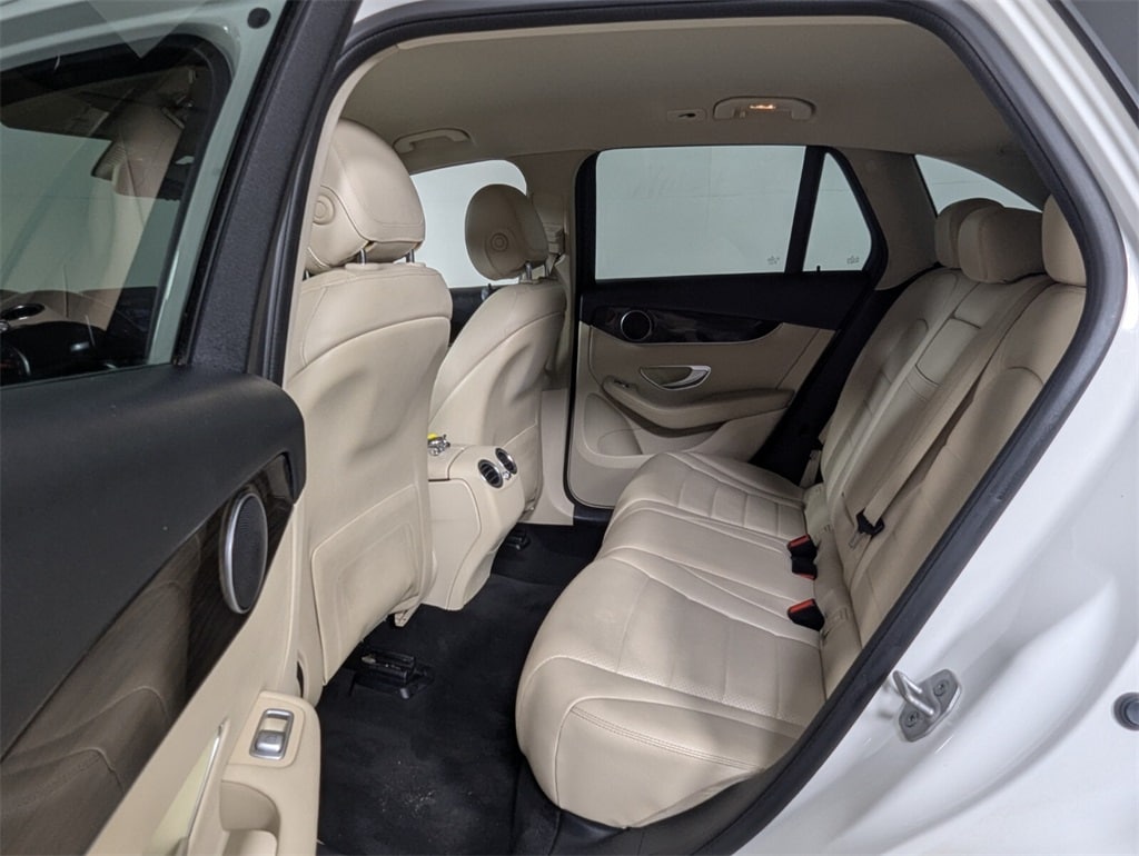 2016 Mercedes Benz GLC 300 photo 20
