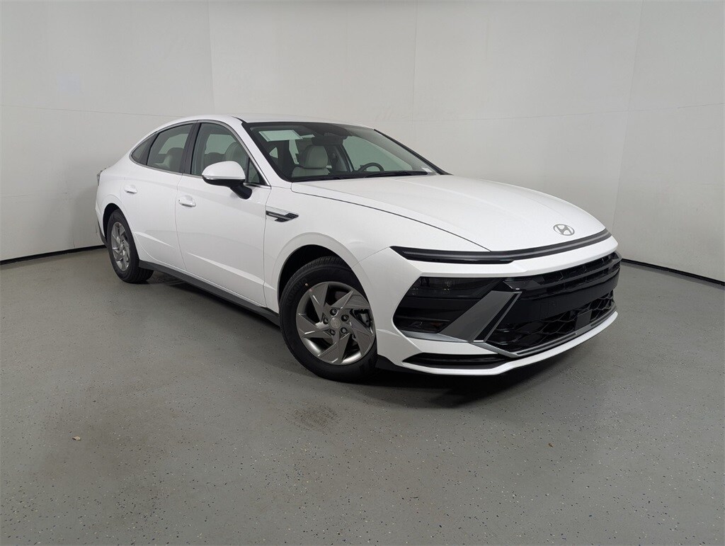 2025 Hyundai Sonata SE's photo