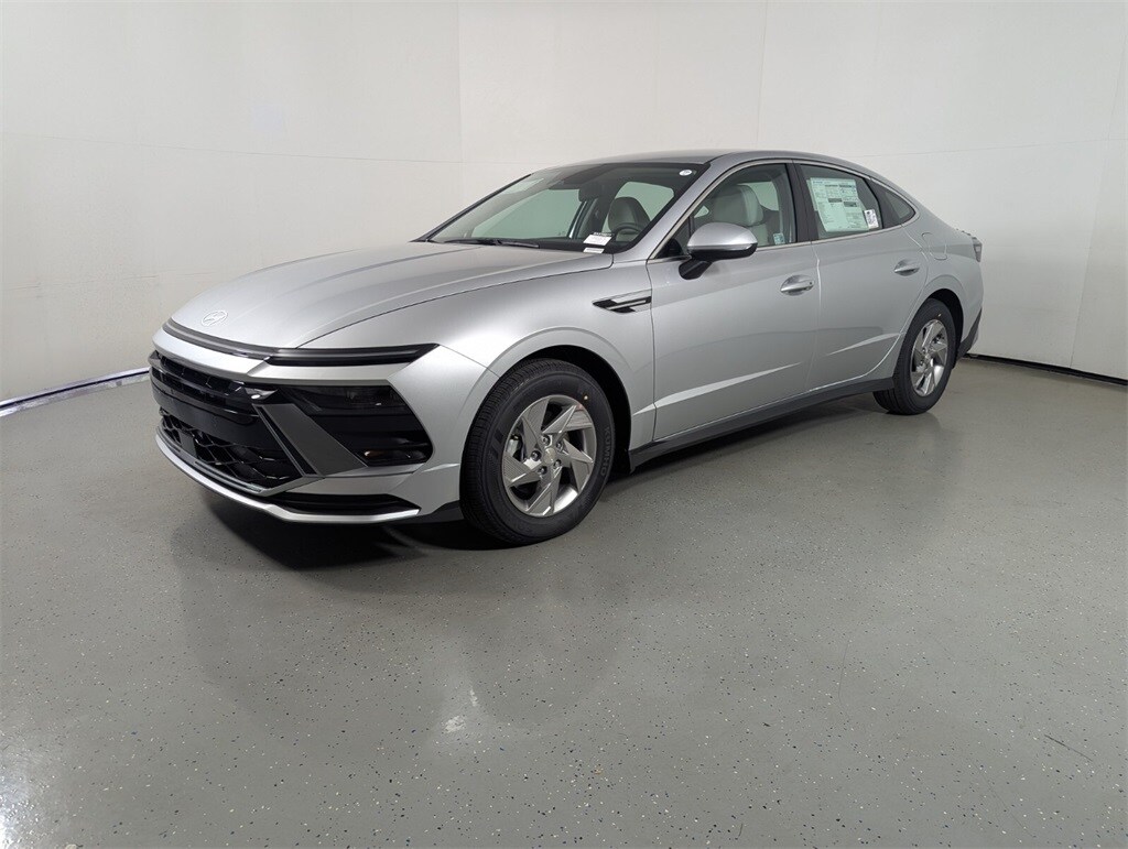 New 2025 Hyundai Sonata SE Sedan