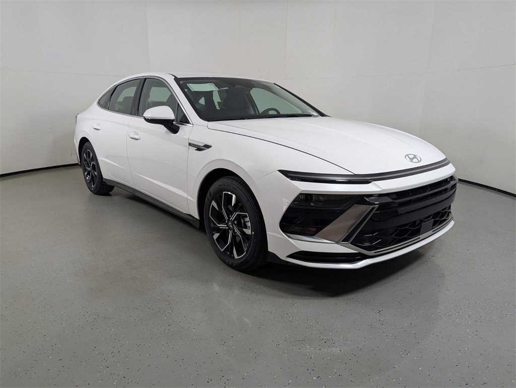 2025 Hyundai Sonata SEL's photo