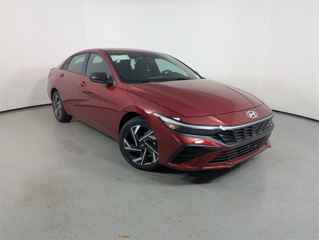 2025 Hyundai Elantra SEL's photo