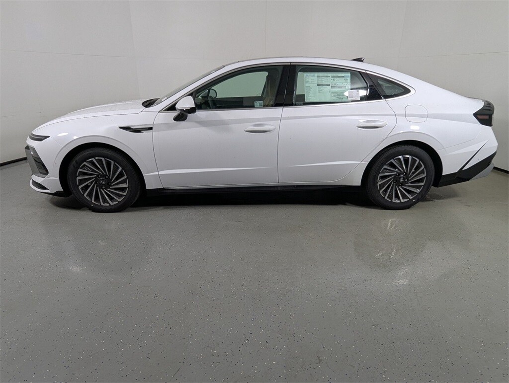New 2025 Hyundai Sonata Hybrid Limited Sedan