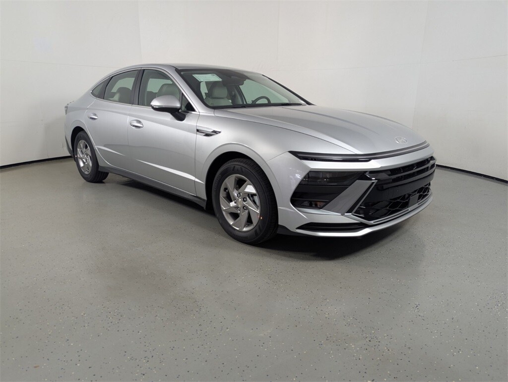 2025 Hyundai Sonata SE's photo