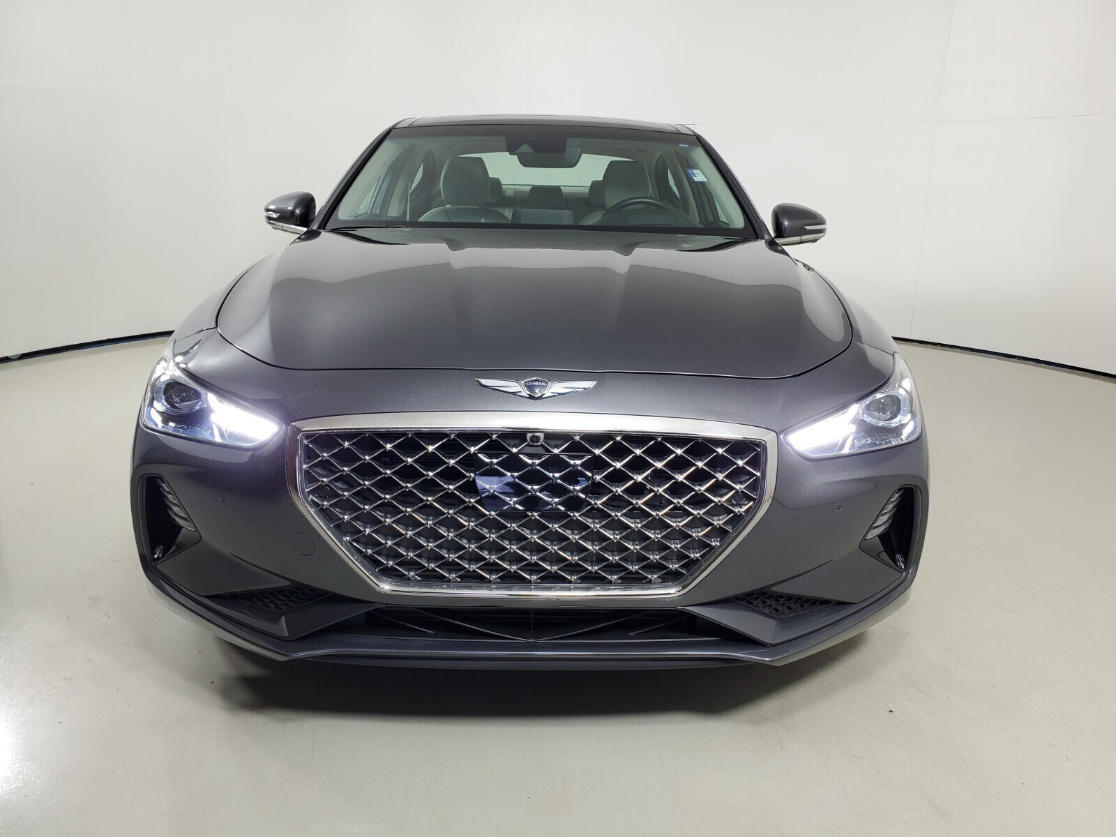 2019 Genesis G70 2.0T Advanced photo 2
