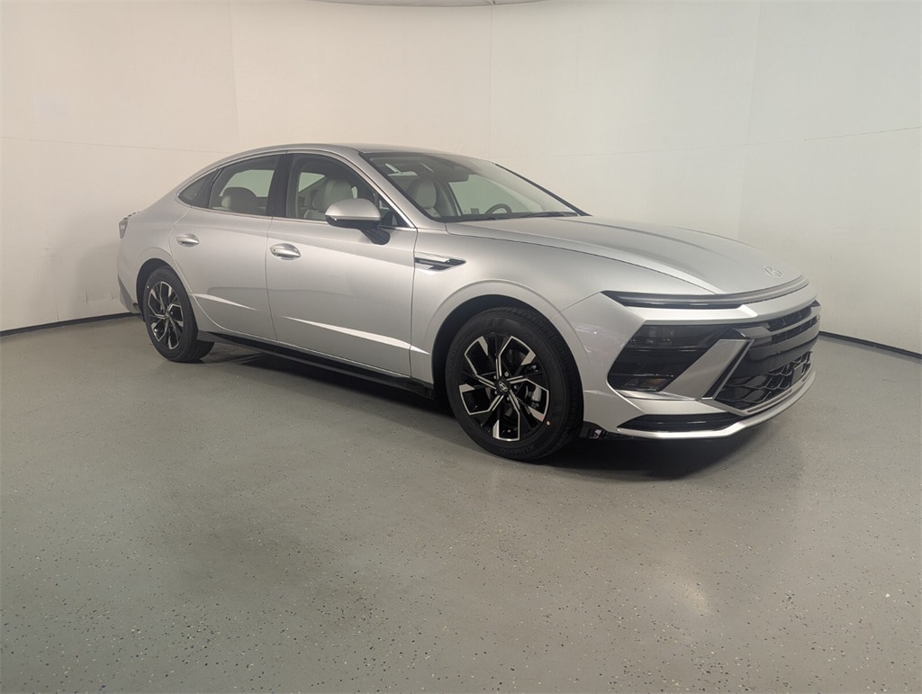 2025 Hyundai Sonata SEL's photo