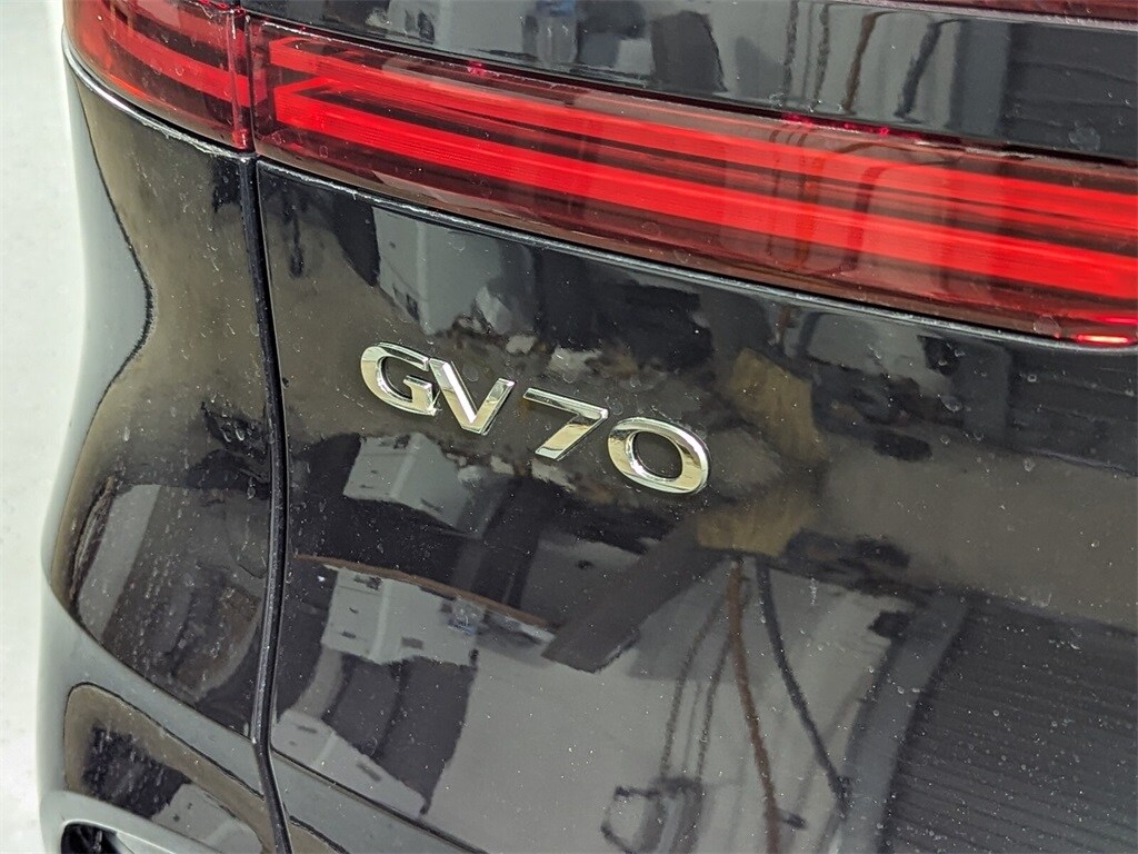 2024 Genesis GV70 3.5T Sport photo 4