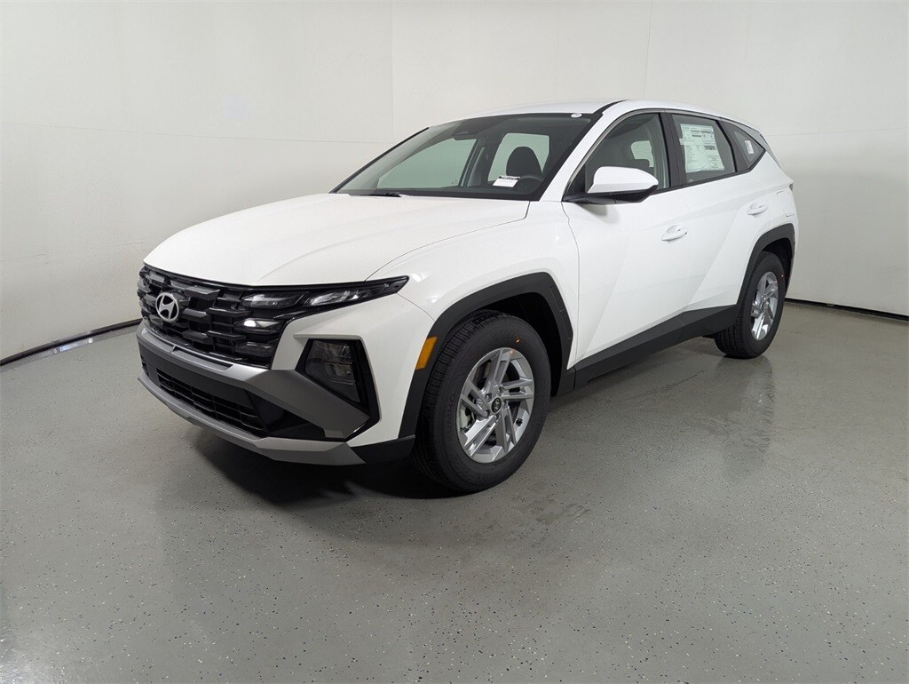 2026 Hyundai Tucson SE photo 2