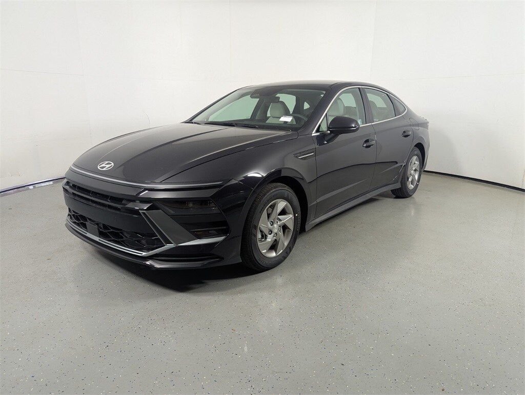 New 2025 Hyundai Sonata SE Sedan
