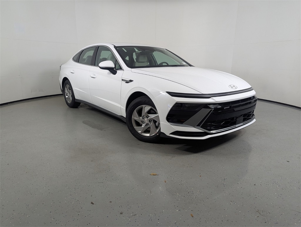 2025 Hyundai Sonata SE's photo
