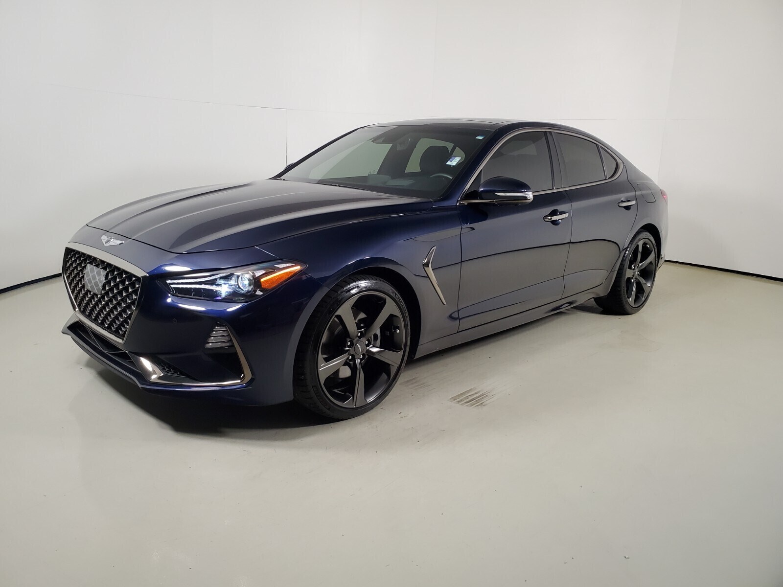 2019 Genesis G70 2.0T Advanced photo 3