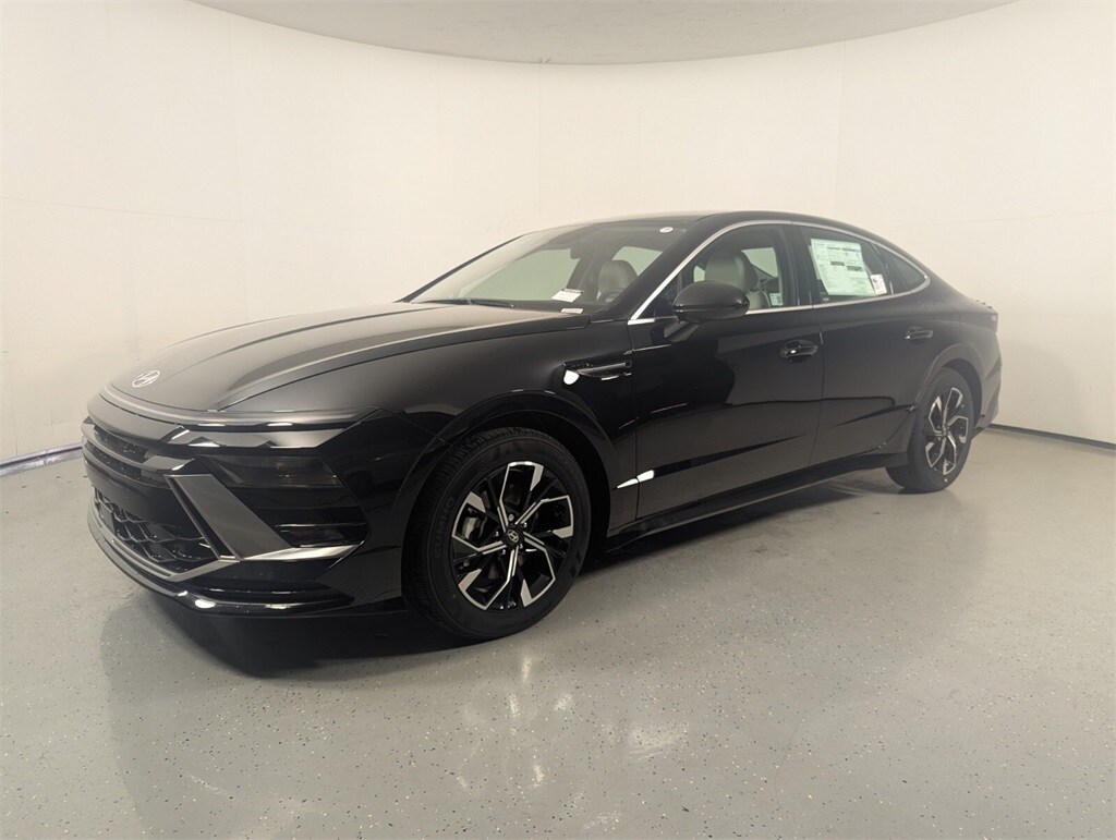 New 2025 Hyundai Sonata SEL Sedan