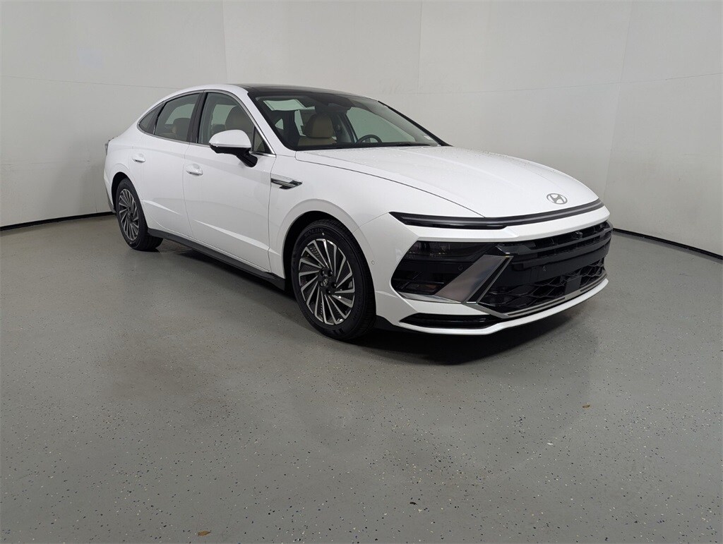 New 2025 Hyundai Sonata Hybrid Limited Sedan