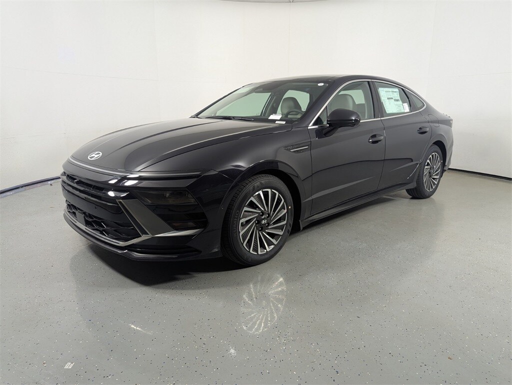 New 2025 Hyundai Sonata Hybrid Limited Sedan