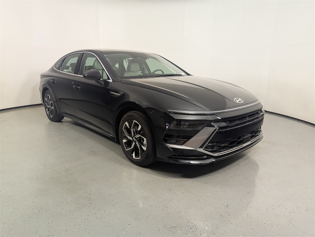 2025 Hyundai Sonata SEL's photo