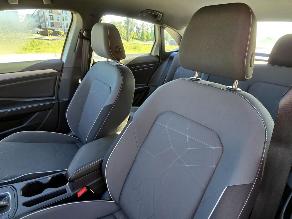 2025 Volkswagen Jetta Sport - Photo 21