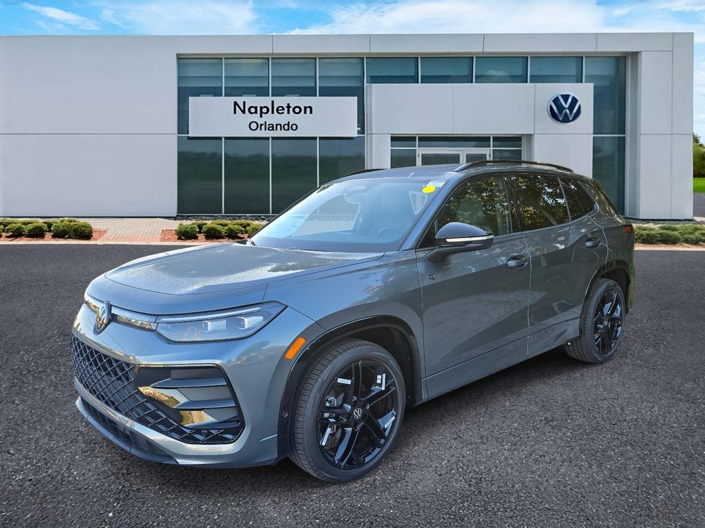 2026 Volkswagen Tiguan SE R-LINE BLACK's photo