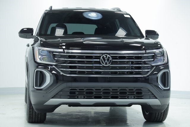 2026 Volkswagen Atlas SE Technology photo 2