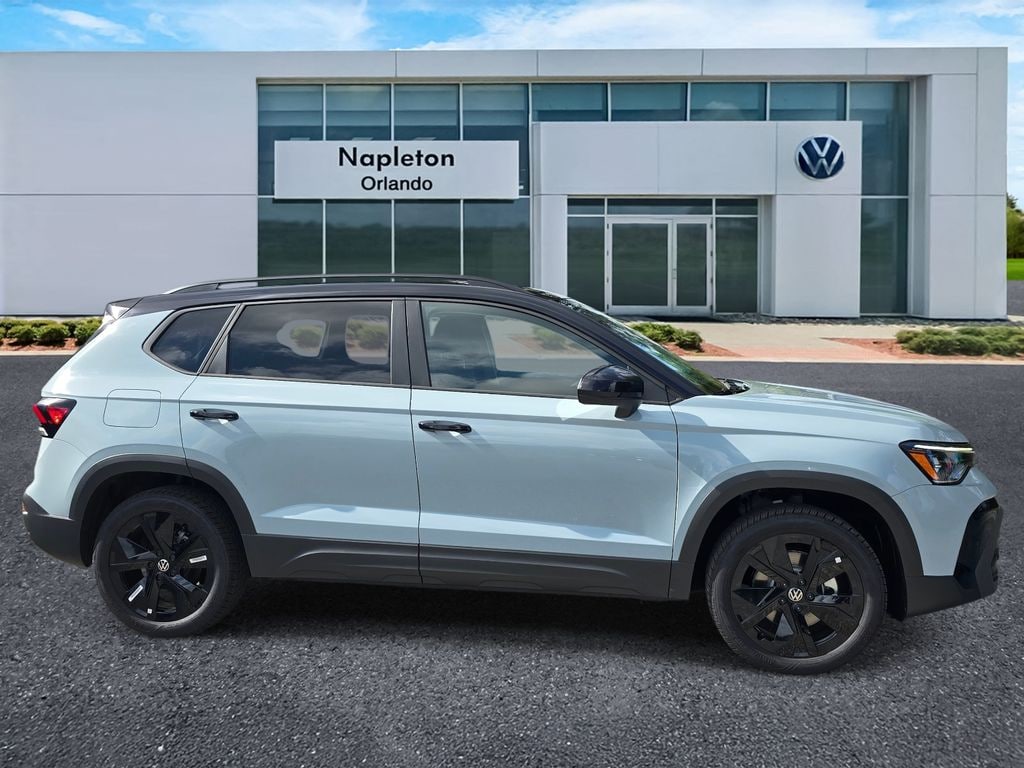 New 2026 Volkswagen Taos 1.5T SE Black SUV
