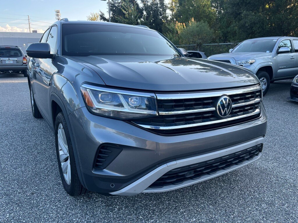 2022 Volkswagen Atlas Cross Sport SE Technology photo 2