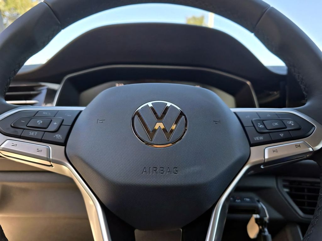 2025 Volkswagen Jetta Sport - Photo 12