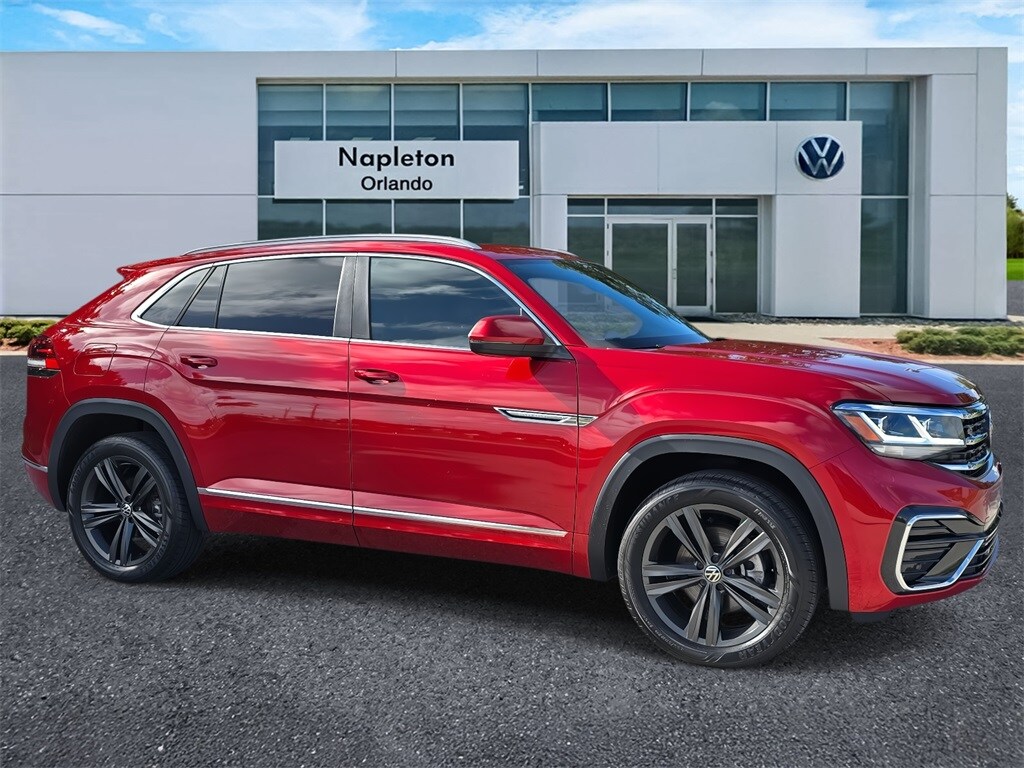 2022 Volkswagen Atlas Cross Sport V6 SEL R-Line photo 4