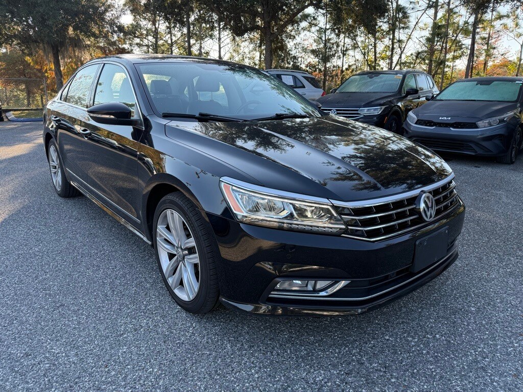 2017 Volkswagen Passat SE photo 3