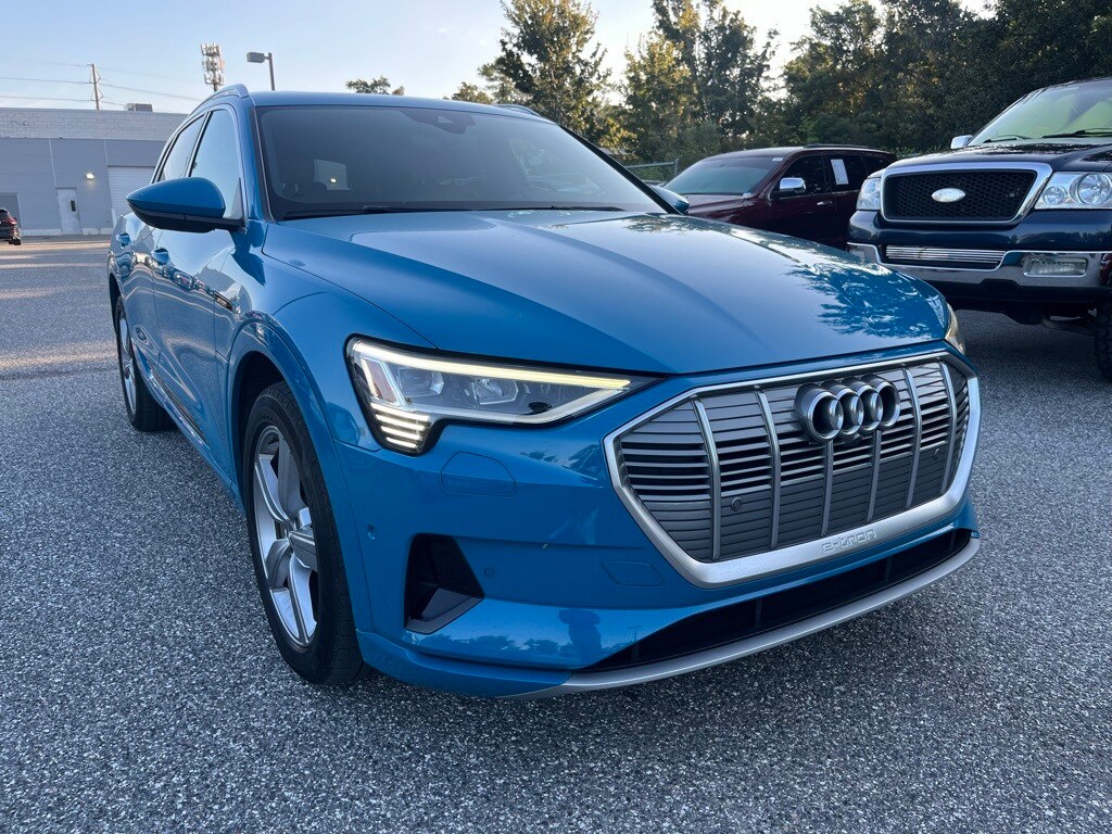 2019 Audi e-tron Premium Plus photo 3
