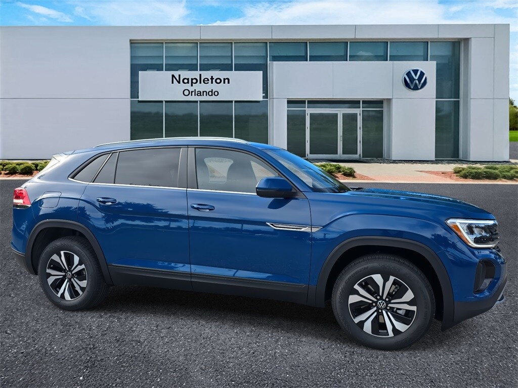 2026 Volkswagen Atlas Cross Sport SE photo 3